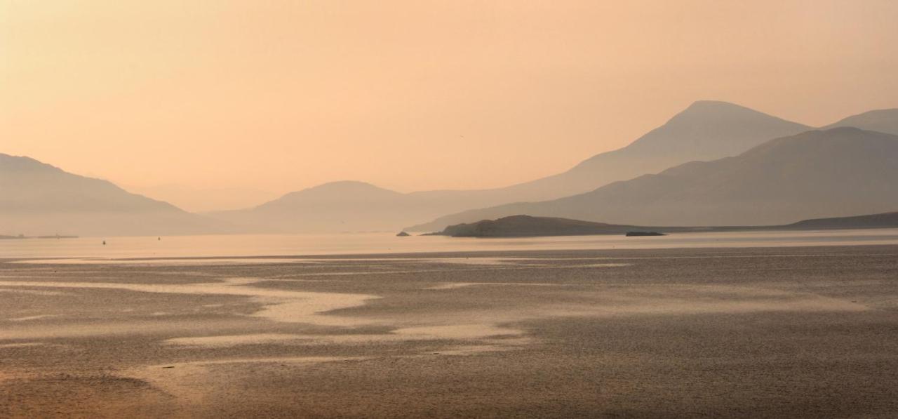 Skye Photo Centre Bed & Breakfast Camastianavaig Bagian luar foto